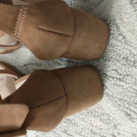 Anni Sitka Tan Sandals - Picture 6 of 7